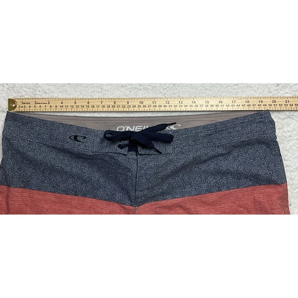 O'Neill Shorts Men Size 38
